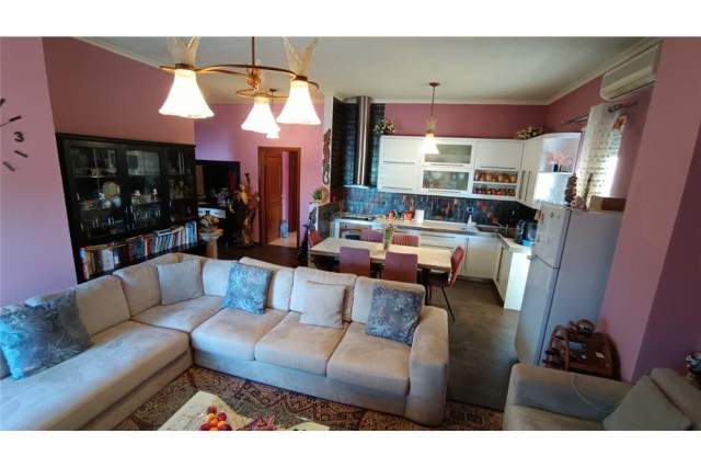 Tirane, shitet apartament 2+1 Kati 5, 120 m² 240.000 Euro (Shallvaret)