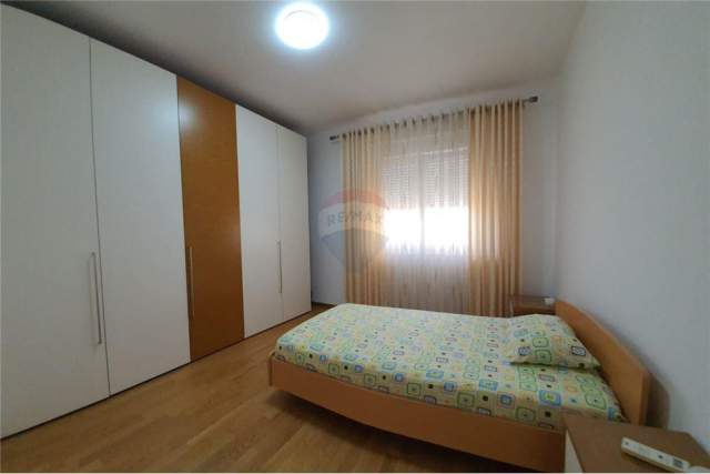 Tirane, shitet apartament 3+1 Kati 2, 164 m² 440.000 Euro (Rruga Ramazan Begu)