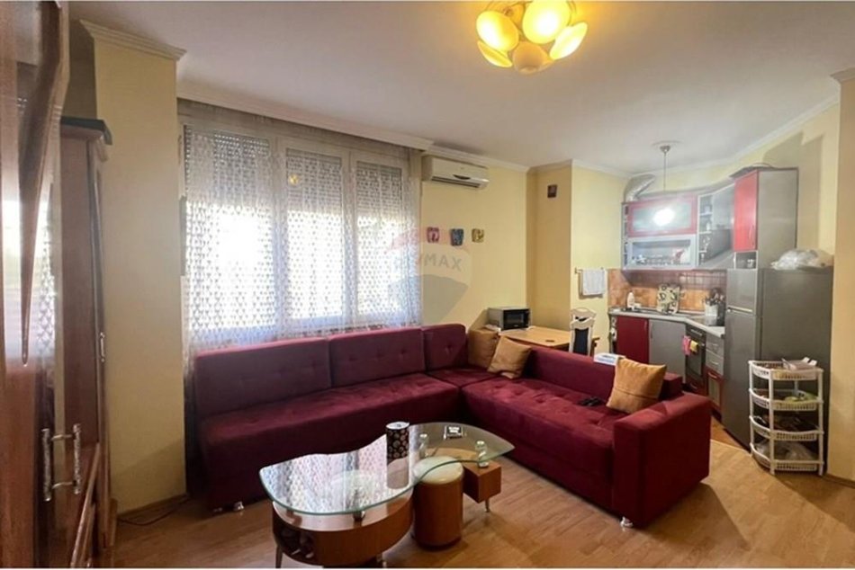 Tirane, shitet apartament 1+1 Kati 4, 68 m² 155.000 € (Rruga Elbasanit)