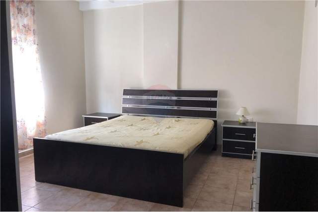 Tirane, jepet me qera apartament 1+1+BLK Kati 5, 85 m² 450 Euro (Blloku)