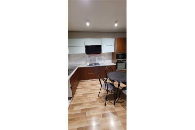 Tirane, jepet me qera apartament 3+1+BLK Kati 4, 104 m² 900  (Rr. Sami Frasheri Bllok)