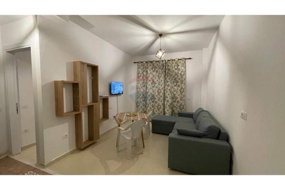 Tirane, jepet me qera apartament 1+1 Kati 1, 50 m² 600 € (MYSLYM SHYRI)