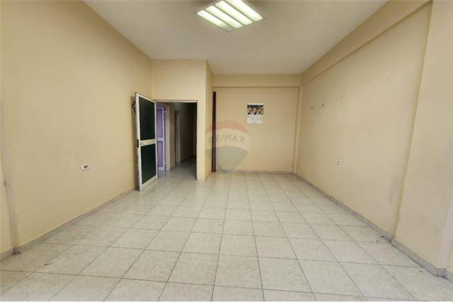 Tirane, shitet apartament 3+1 Kati 2, 105 m² 124000 Euro (Rruga 4 Deshmoret)
