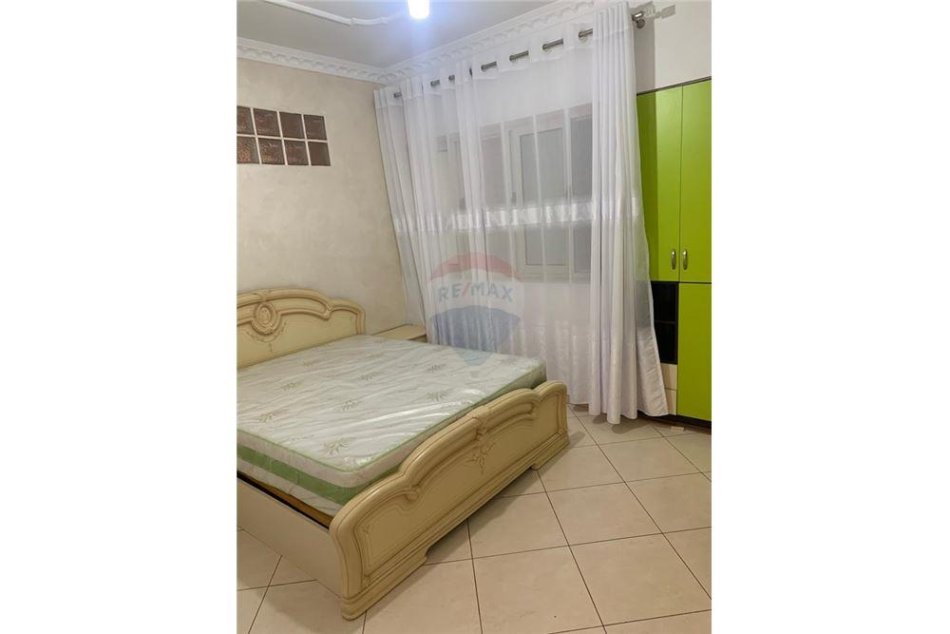 Tirane, jepet me qera apartament 2+1 Kati 4, 116 m² 500 € (LIQENI I THATE)
