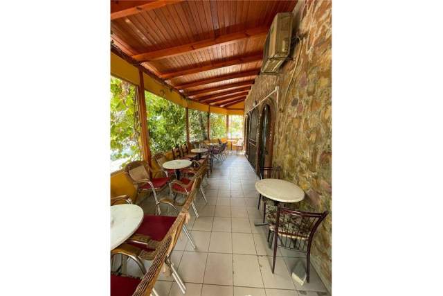 Tirane, jepet me qera ambjent biznesi Kati 0, 180 m² 2.000 Euro (Pjeter Bogdani)