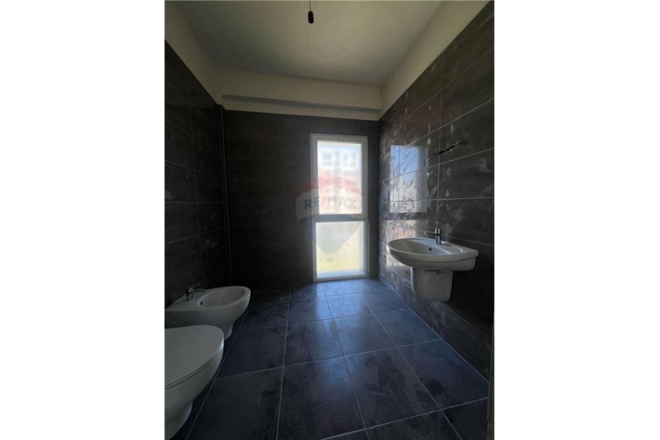Tirane, shitet apartament 2+1 Kati 2, 102 m² 160.000 € (Rruga e Dibrës - Farmacia 10)