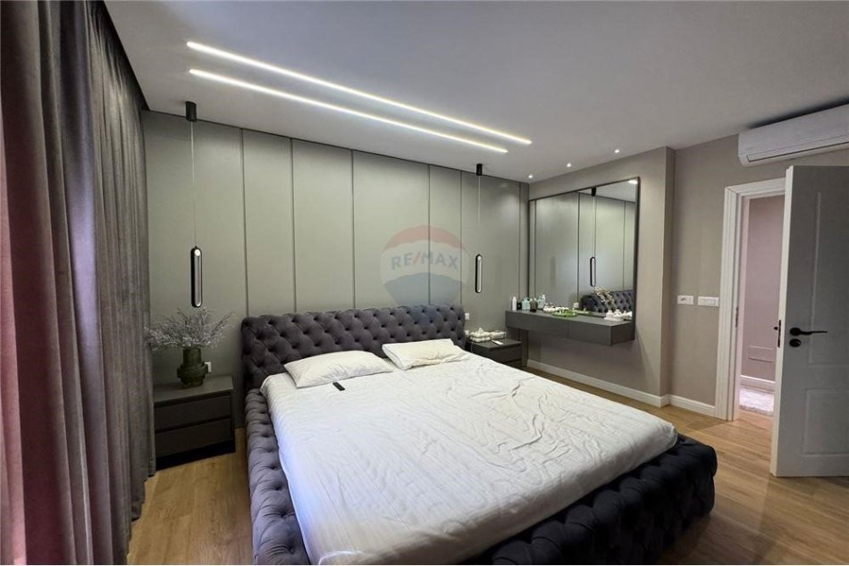 Tirane, shitet apartament 2+1 Kati 3, 103 m² 240.000 € (SHITET APARTAMENT 2+1+2 Tek Kopshti Zoologjik)
