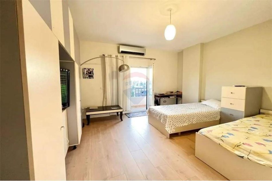Tirane, jepet me qera apartament 2+1 , 96 m² 750 € (21 Dhjetori)