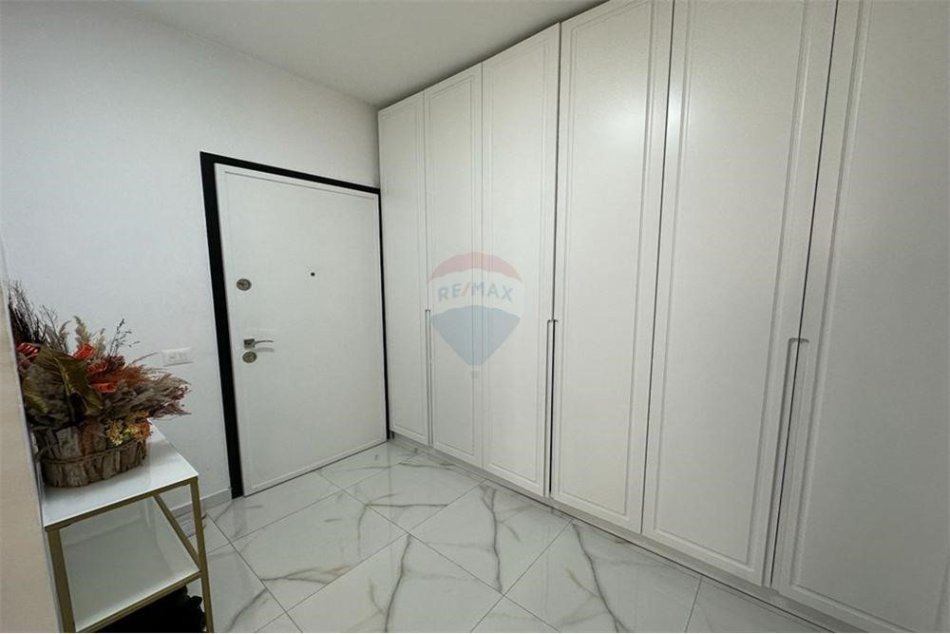Tirane, shitet apartament 1+1 Kati 2, 80 m² 165.000 € (APARTAMENT 1+1 NE SHITJE NE RRUGEN E DIBRES.)