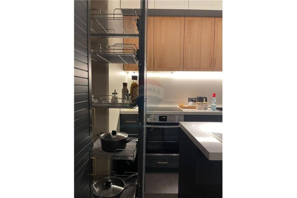 Tirane, jepet me qera apartament 1+1 Kati 3, 74 m² 900 € (Jepet apartament 1+1 ne Kompleksi Delijorgji!)