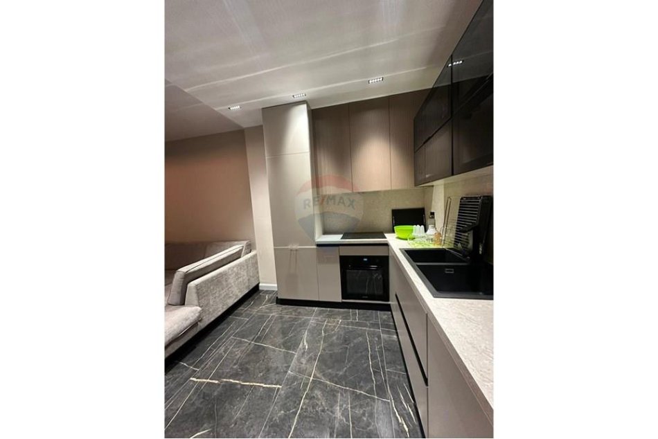 Tirane, jepet me qera apartament 1+1 , 70 m² 550 € (Kopshti Zoologjik)
