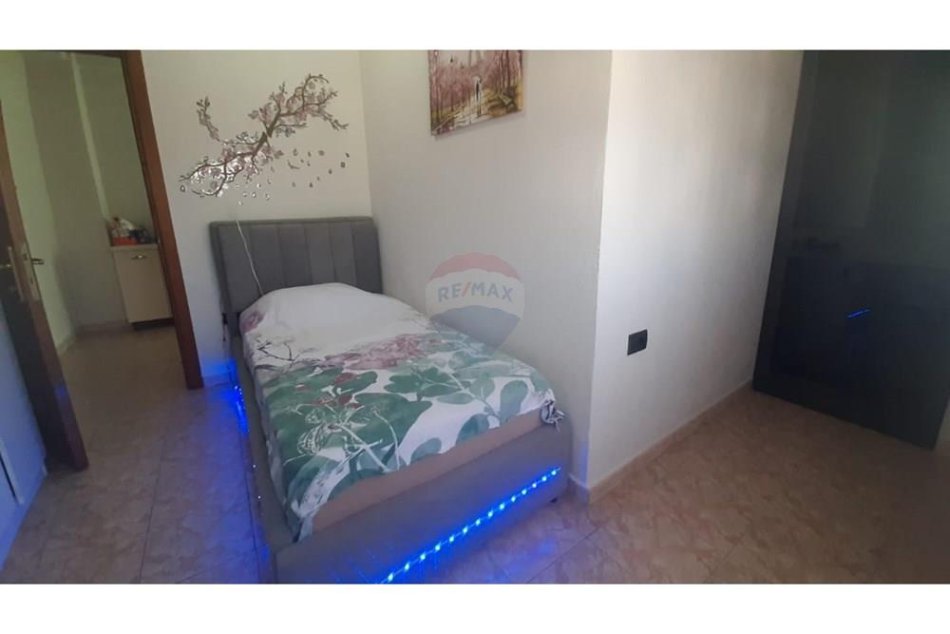 Tirane, jepet me qera apartament 2+1 Kati 6, 67 m² 550 € (Brryli)