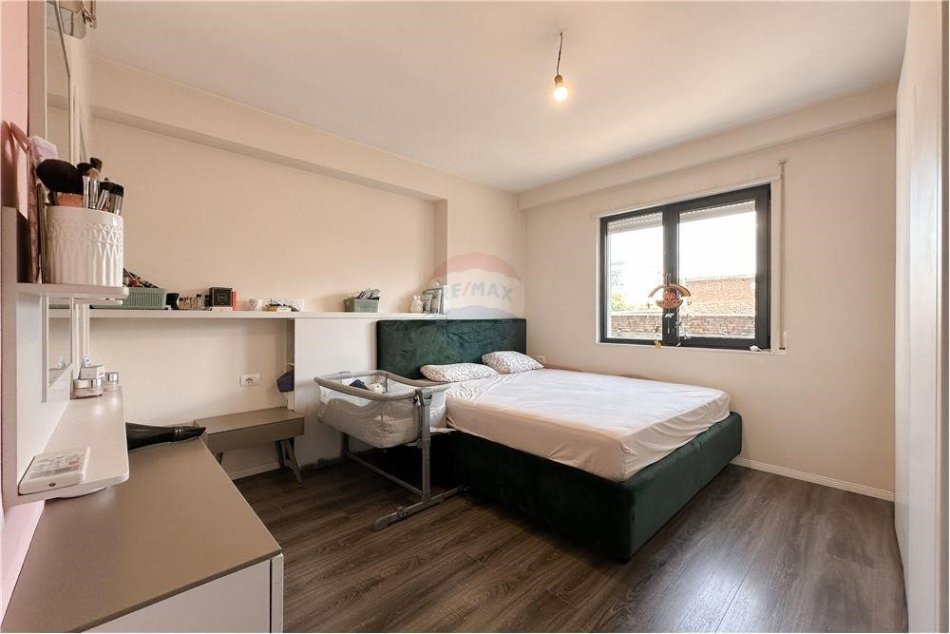 Tirane, shitet apartament 2+1 Kati 2, 101 m² 210.000 € (APARTAMENT 2+1 PER SHITJE PERBALL EUROPIANIT)
