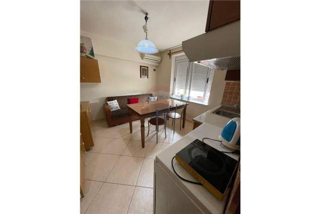 Tirane, jepet me qera apartament 1+1+A Kati 3, 65 m² 40.000 Leke (prane Kafe Flora)