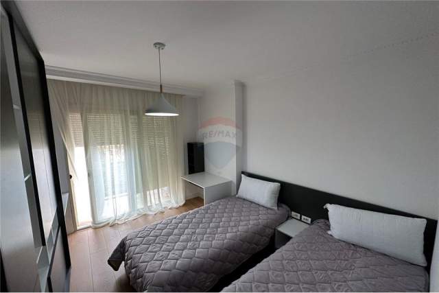 Tirane, jepet me qera apartament 2+1+BLK Kati 2, 80 m² 550 Euro