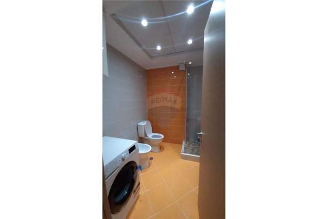 Tirane, jepet me qera apartament 1+1+BLK Kati 3, 65 m² 400 Euro (Tregu i Madh)