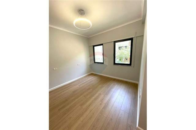 Tirane, shitet apartament 2+1+BLK Kati 3, 92 m² 143.000 Euro (Kodra e Diellit)