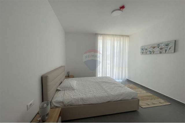 Tirane, jepet me qera apartament duplex 4+1+BLK Kati 1, 160 m² 1.600 Euro (Liqeni i Thatë)