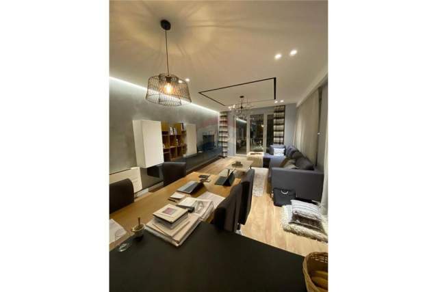 Tirane, jepet me qera apartament Kati 7, 150 m² 1.500 Euro (Rruga e Barrikadave)