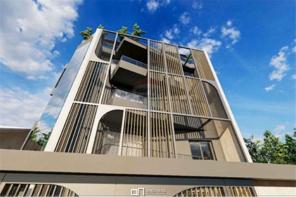 Tirane, jepet me qera Vile Kati 4, 718 m² 6,000 € (prane Komunes se Parisit)