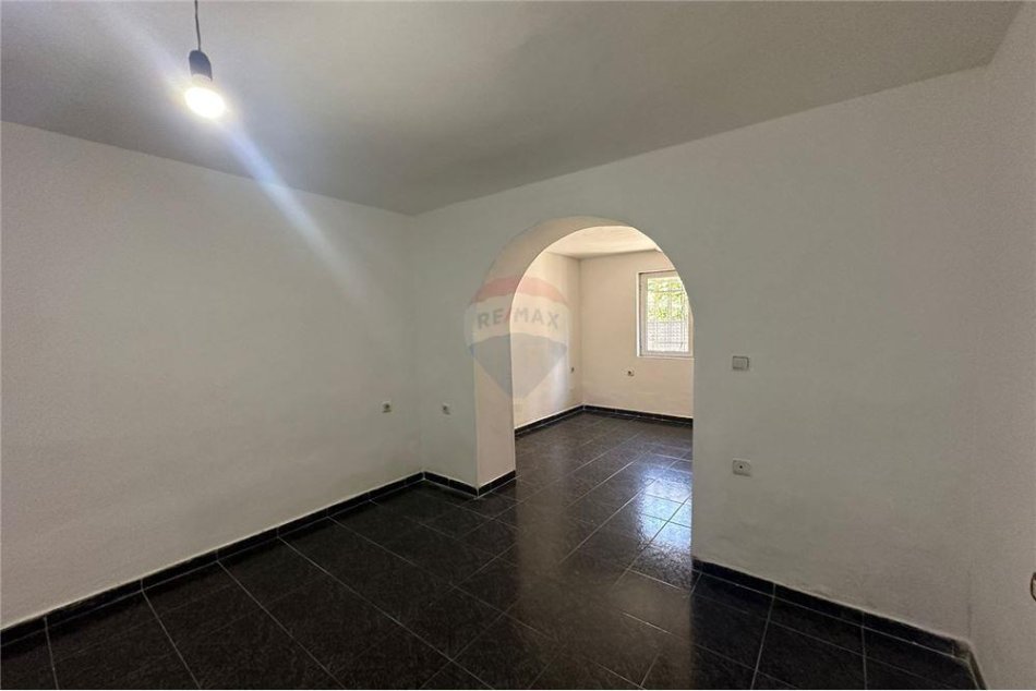 Tirane, shitet 2+1 Kati 2, 137.600 € (Muhamet Gjollesha)