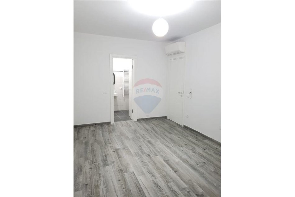 Tirane, jepet me qera apartament Kati 5, 115 m² 700 € (Rruga e Kavajes)