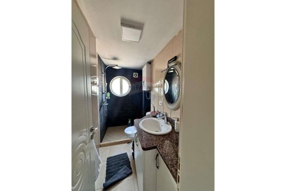 Tirane, jepet me qera 1+1 Kati 1, 50 m² 450 € (mine peza)