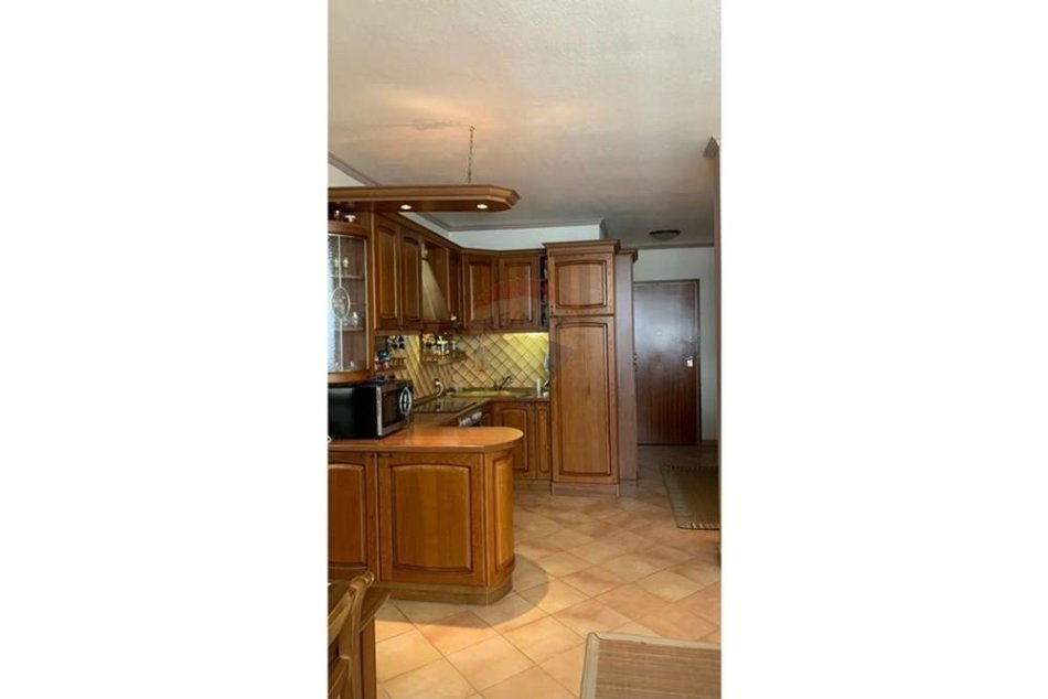 Tirane, jepet me qera 1+1+Ballkon Kati 7, 60 m² 600 € (Stadiumi Air Albania)