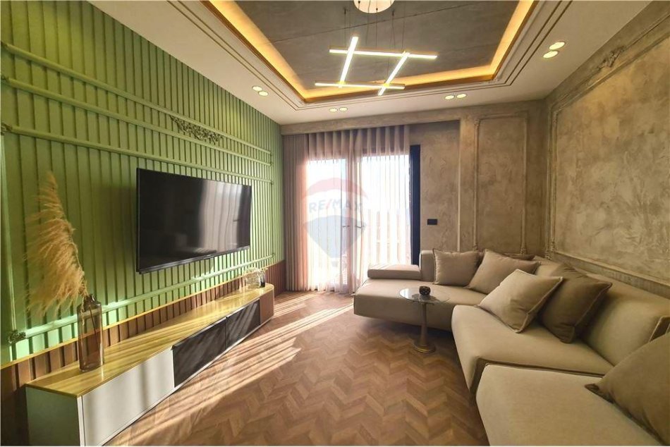 Tirane, jepet me qera apartament 1+1 Kati 20, 77 m² 1.000 € (Rruga Kavajes)