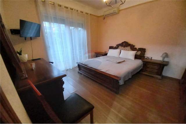 Tirane, jepet me qera Vile 2+1 Kati 2, 120 m² 580 Euro (Rruga myslm shyri)