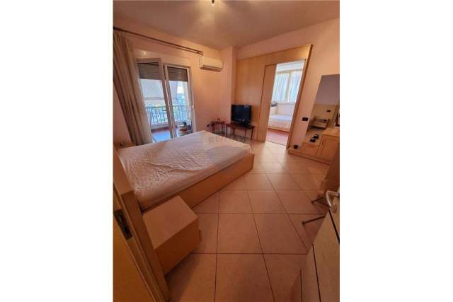 Tirane, shitet apartament Kati 6, 92 m² 95.000 Euro (Porcelan)