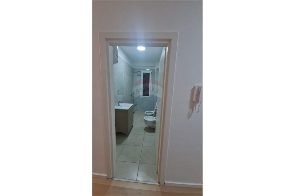Tirane, jepet me qera apartament 2+1 , 73 m² 650 € (Apartament 2+1 për Qira tek Ish Fusha e Aviacionit)