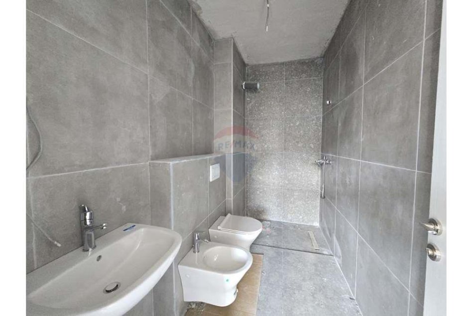 Tirane, shitet apartament 2+1 Kati 4, 105 m² 169.000 € 