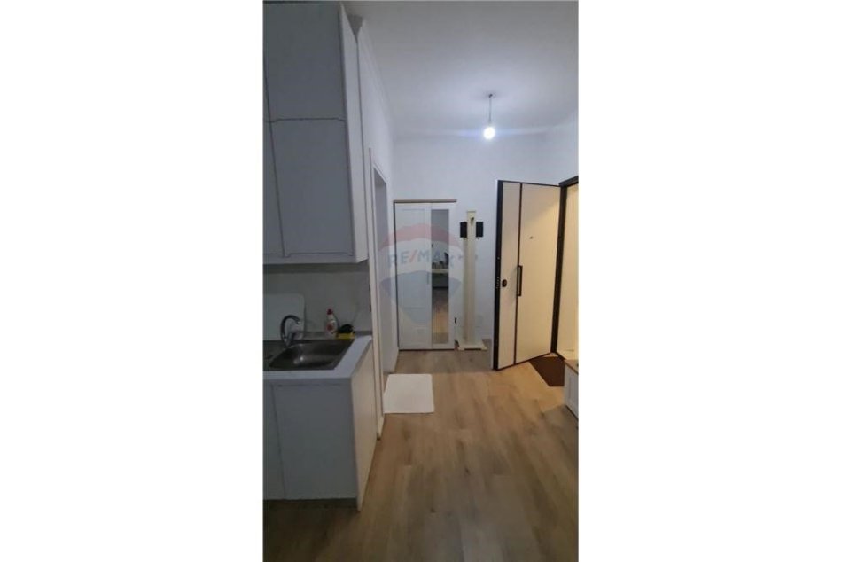 Tirane, jepet me qera apartament 1+1 Kati 1, 44 m² 450 € (Jepet me qira GARSONIERE E MOBILUAR, OXHAKU)