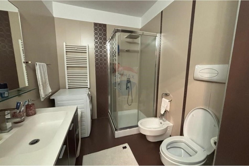 Tirane, shitet apartament 2+1 , 132 m² 295.500 € (Apartament 2+1 per shitje tek Rruga Elbasanit!)
