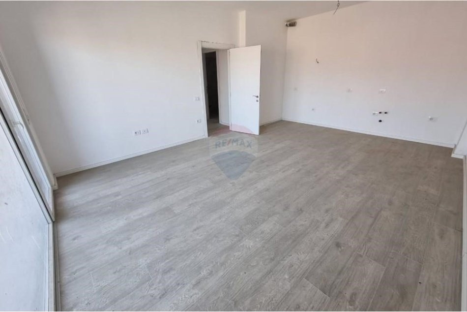 Tirane, shitet apartament 2+1 , 100 m² 130.000 € (Shitet apartament 2+1 tek Kompleski Relux!)