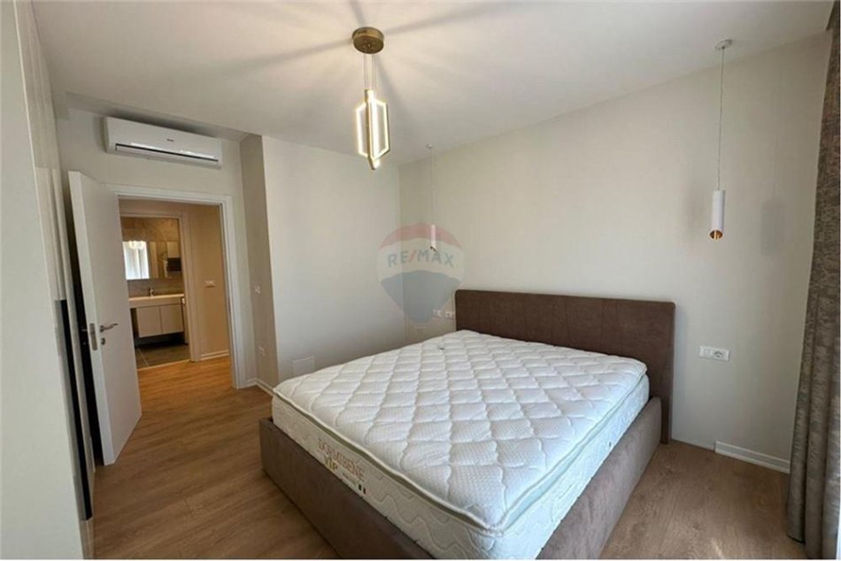 Tirane, jepet me qera apartament 1+1 Kati 5, 79 m² 700 € (Zogu i Zi,)