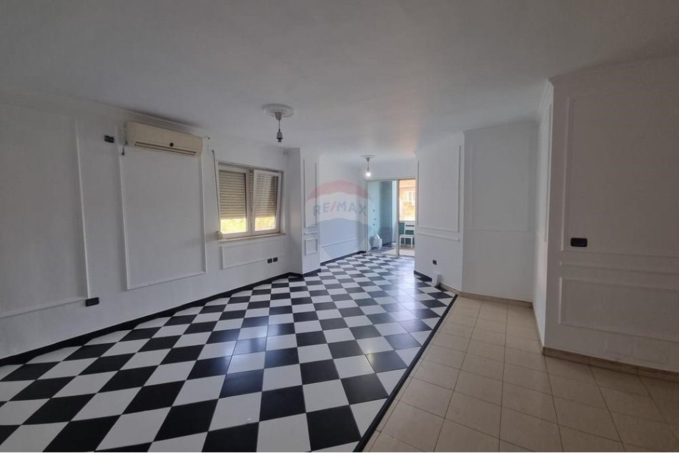 Tirane, shitet apartament 2+1 Kati 4, 150 m² 272.000 € (APARTAMENT 2+1+2 PER SHITJE TE MARTENITETI TE RI)