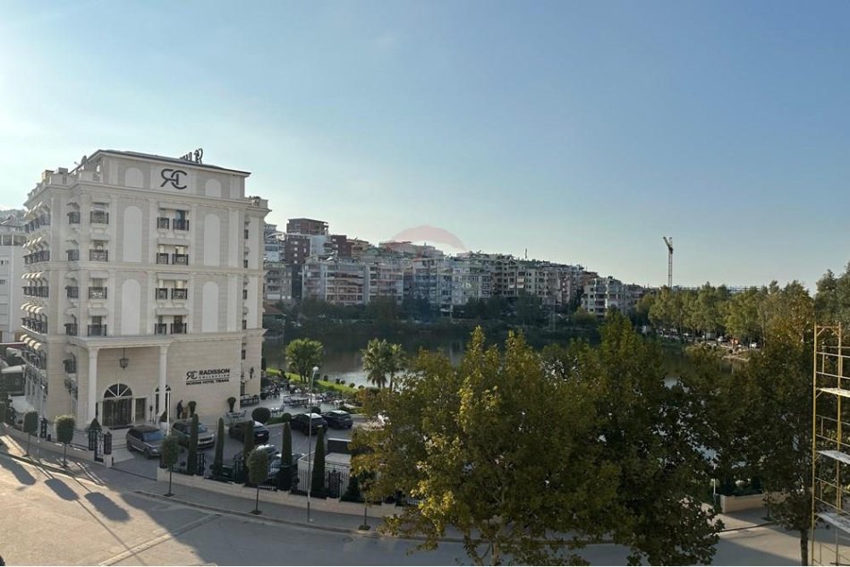 Tirane, jepet me qera apartament Kati 3, 55 m² 500 € (Liqeni i Thatë)