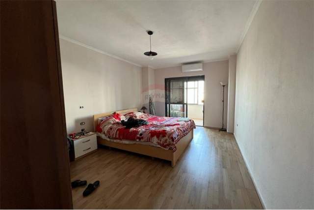 Tirane, shitet apartament 2+1+BLK Kati 2, 105 m² 135.000 Euro