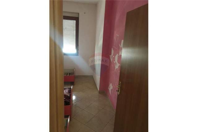Tirane, shitet apartament 53 m² 53.000 Euro (Spitali Hygea)