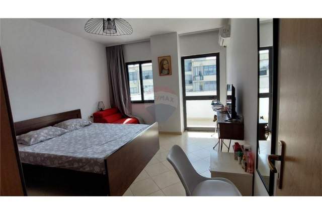 Tirane, jepet me qera apartament 3+1+A+BLK Kati 10, 103 m² 550 Euro (21 Dhjetori)