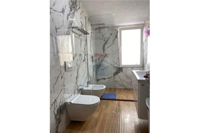 Tirane, shitet apartament 2+1+BLK Kati 5, 107 m² 123.000 Euro