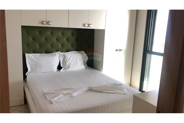 Vlore, jepet me qera garsonier 1+1 50 m² 300 Euro (Lungomare)