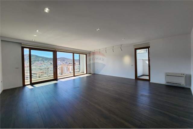 Tirane, jepet me qera zyre Kati 6, 200 m² 2.400 Euro (Bulevardi Gjergj fishta)