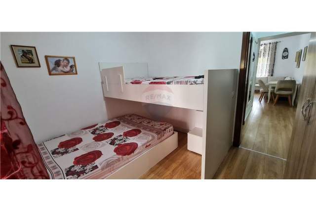 Tirane, jepet me qera apartament 2+1 Kati 2, 7 m² 750 Euro (Reshit Collaku - Shallvaret)