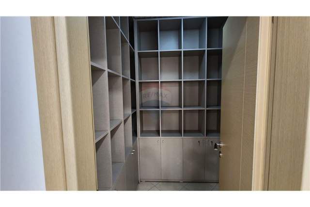 Tirane, jepet me qera zyre Kati 2, 82 m² 900 Euro (Blv Gjergj Fishta Kompleksi Delijorgji)