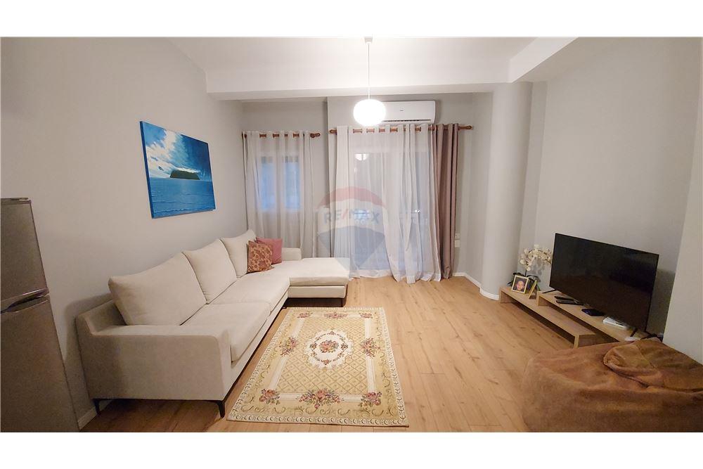 Apartament 1+1 me Qera ne Myslym Shyr