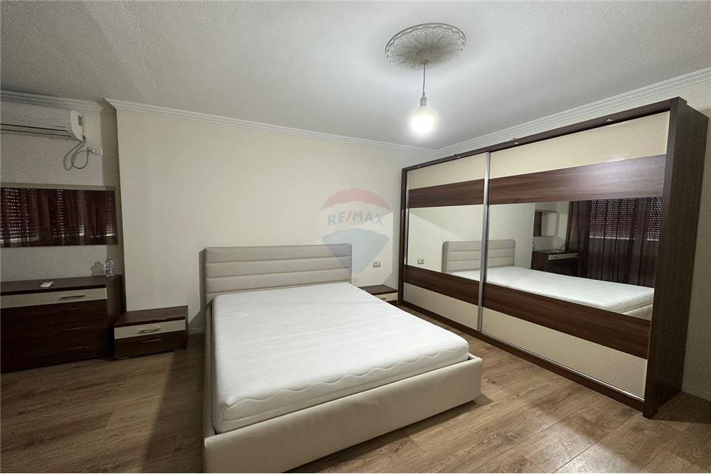 JEPET APARTAMENT ME QIRA 3+1 te Komuna e Parisit