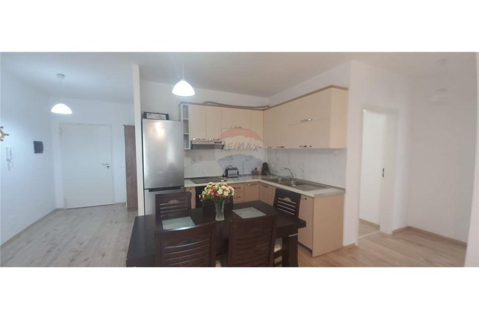 Jepet Apartament me qira  2+1 i mobiluar tek 21 Dhjetori
